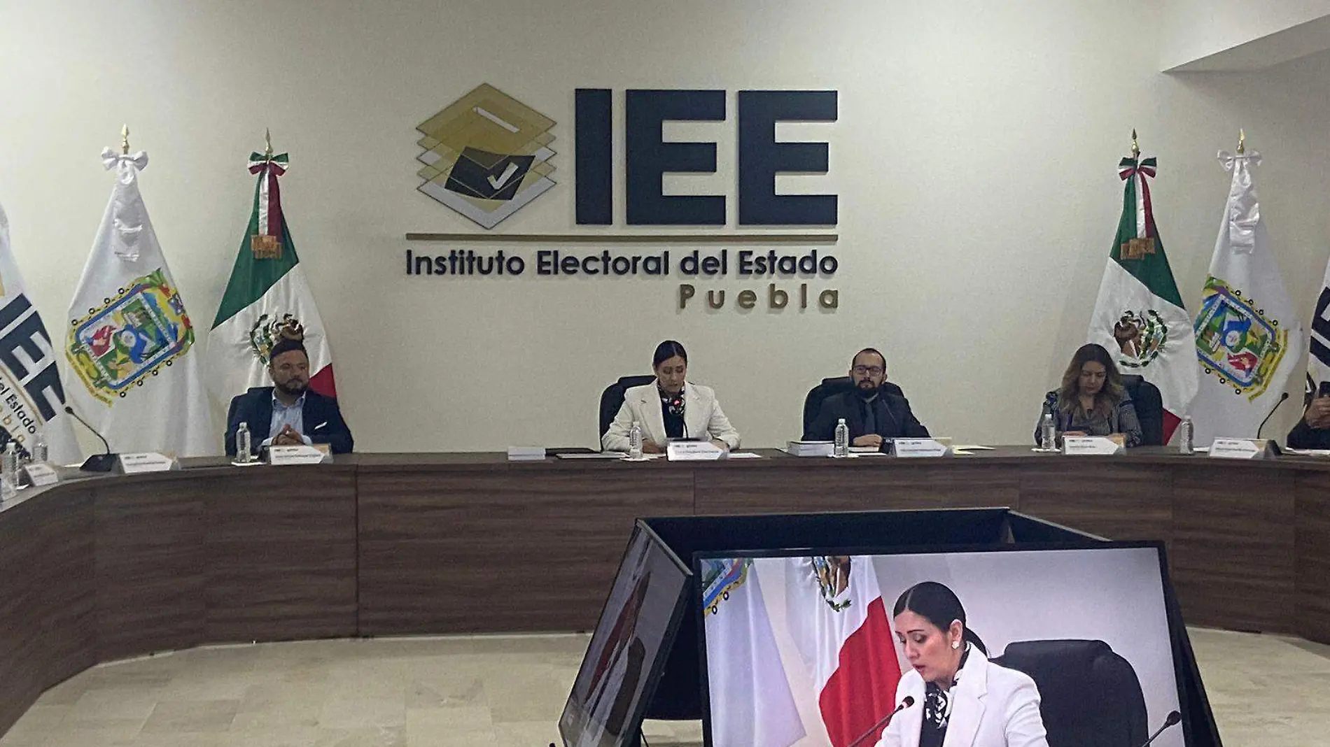 IEE aprueba registros de candidatos a la gubernatura de Puebla